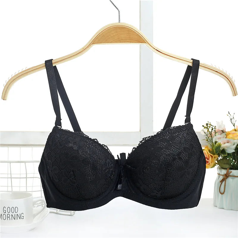 Sexy lace push-up bra with underwire