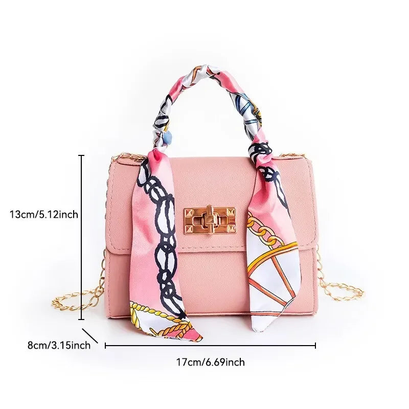 2023 New Fashion Niche Square Patterned Embossed Scarf Decoration V-pattern Tassel Lock Chain Single Shoulder Small Square Bag